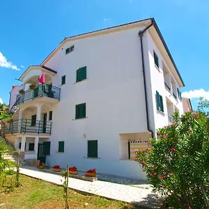 apartments-eugen-2024.in-istria.net/